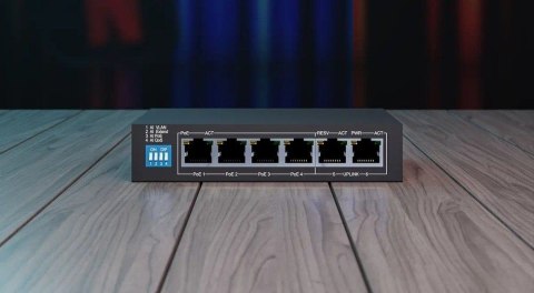 Extralink Przełącznik EUROS V2 6 portów POE SWITCH 4 porty 10-100MBPS POE + 2 porty UPLINK 802.3AF 60W